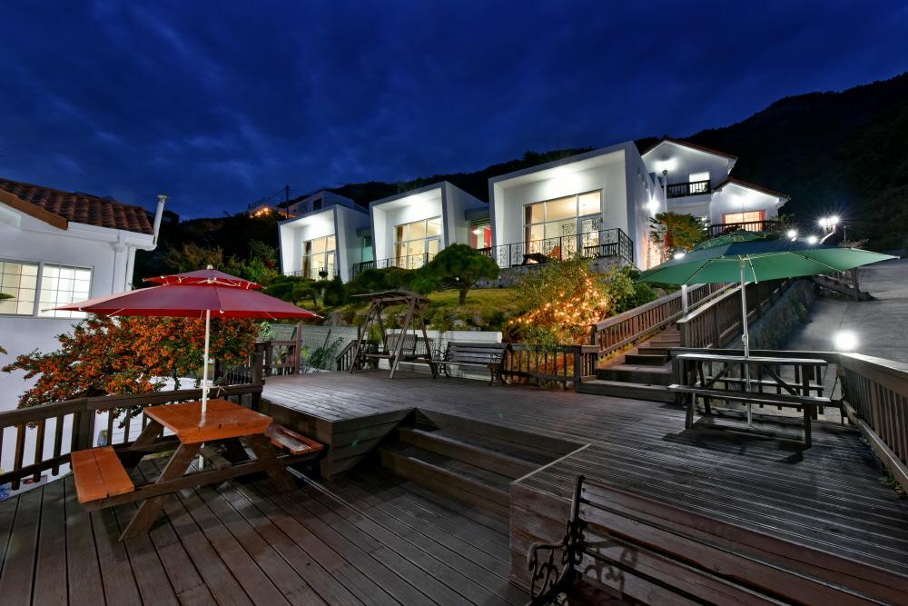 Namhae Bluemare Pension Exterior foto