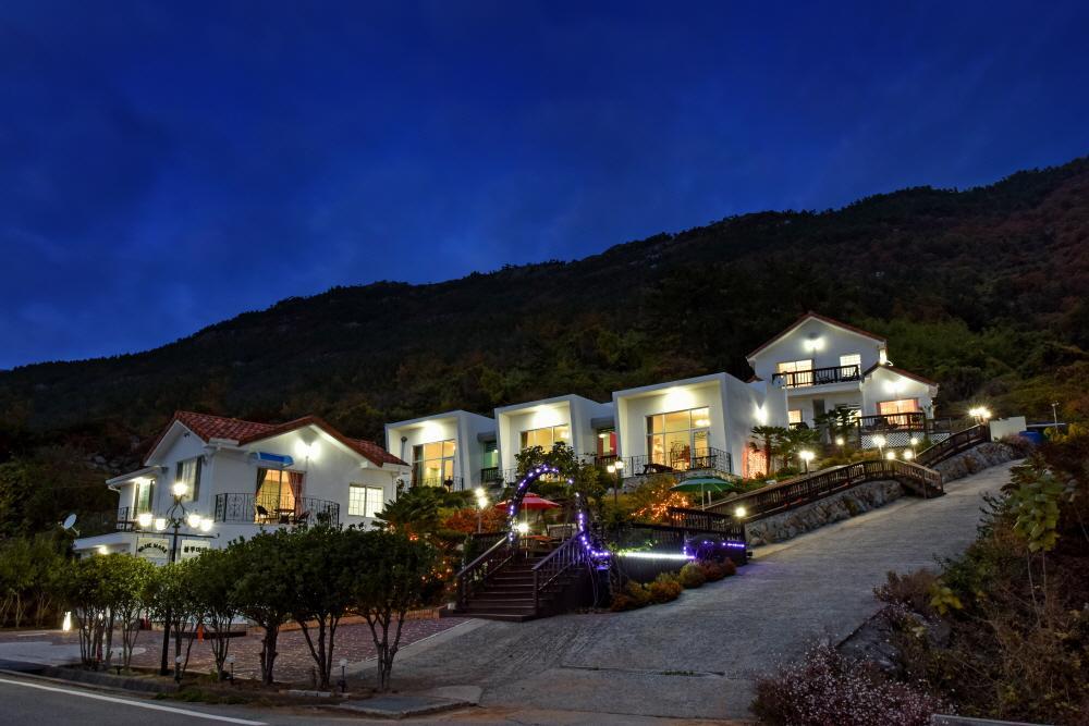 Namhae Bluemare Pension Exterior foto